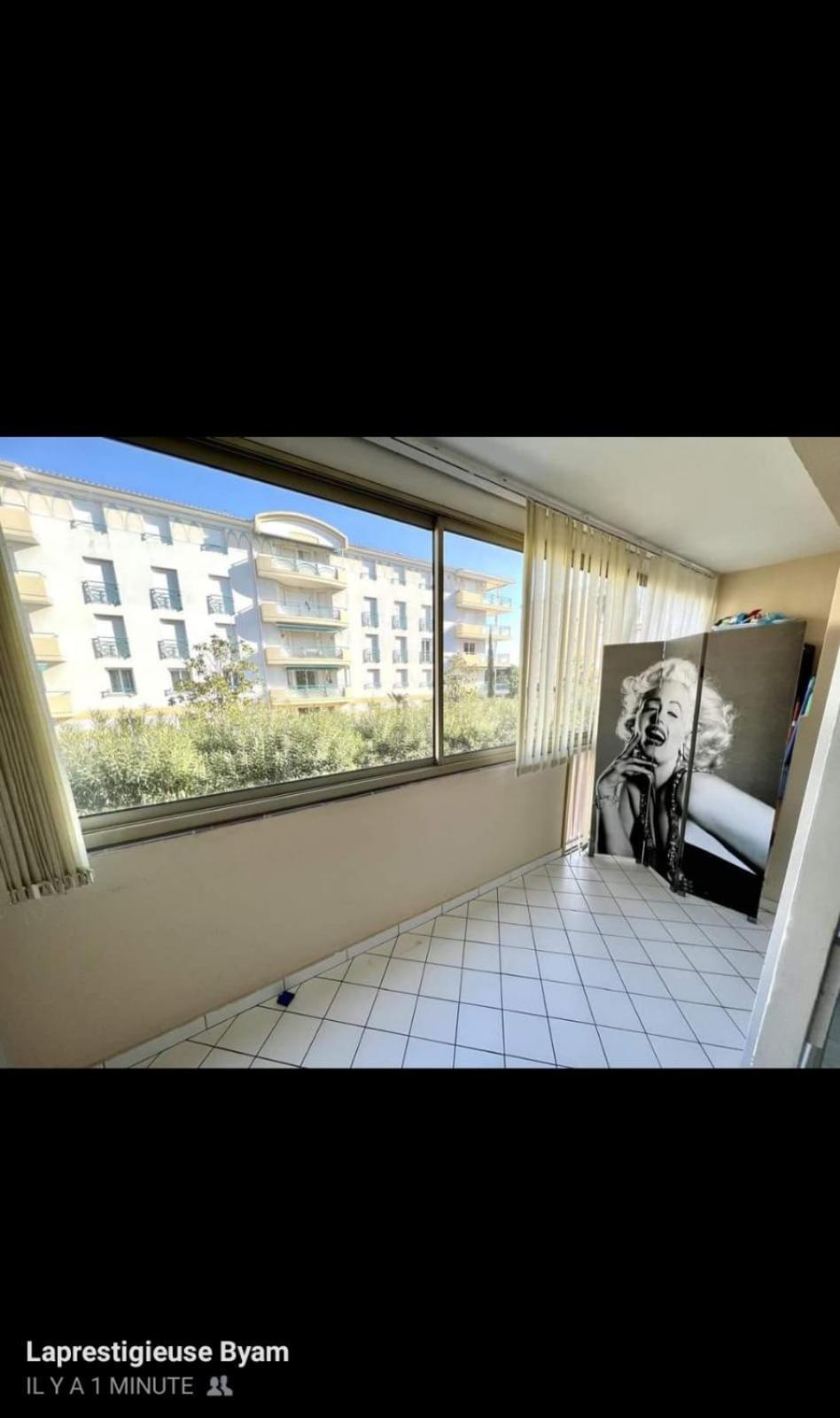 Apartment Port